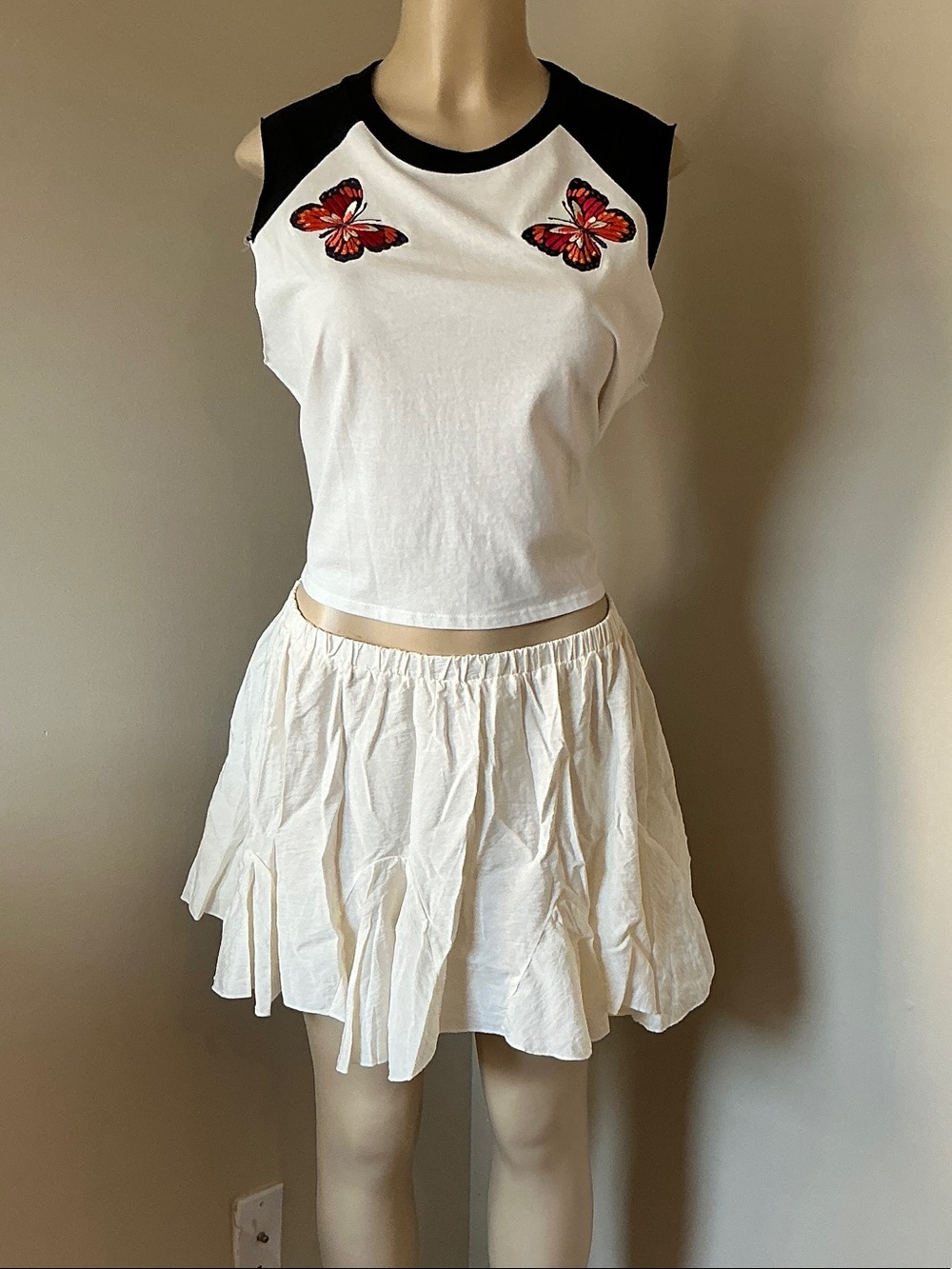 H&M Cream Flared Mini Skirt with Flowy Silhouette